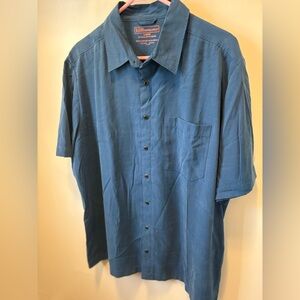 Men’s 5.11 tactical large blue short sleeve snapped up shirt